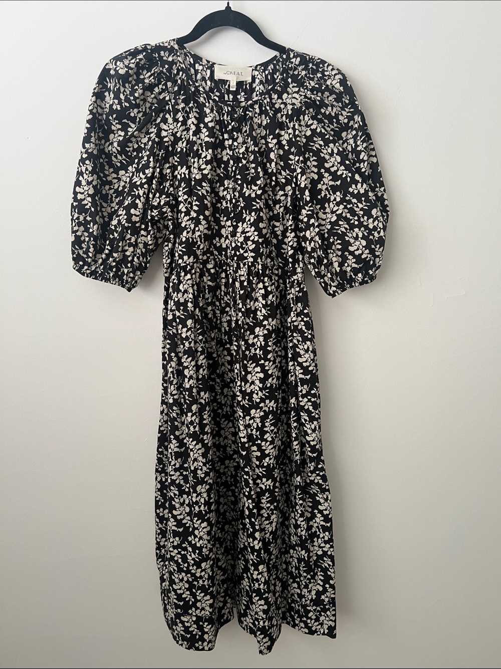THE GREAT. Black & White Floral Puff-Sleeve Midi Dress